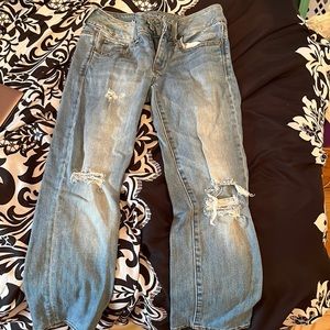 American Eagle Outfitters Artist Crop Stretch Ripped Light Wash size 0 Regular